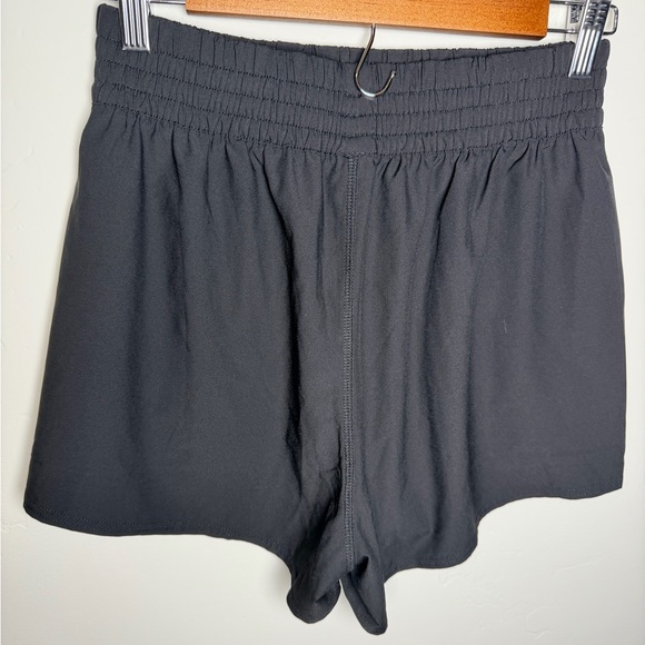 Vuori Shorts S Women's Black Athletic activewear sporty tenis comfy Small - Picture 4 of 4